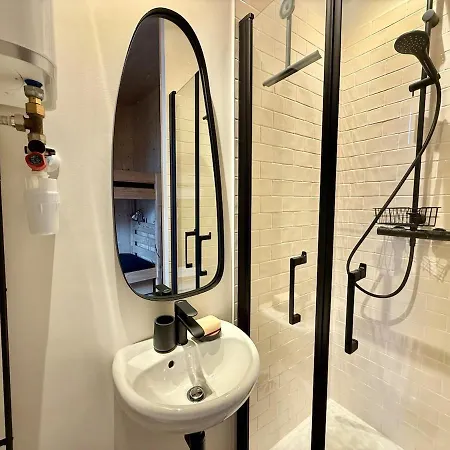 Eureka Air-conditioned Pereire -