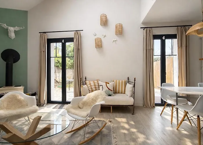 Holiday home Eureka Air-conditioned Pereire - *