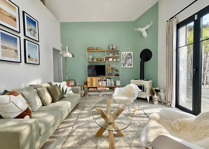 Eureka Air-conditioned Pereire - *