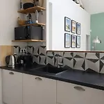 Eureka Air-conditioned Pereire - Vakantiehuis